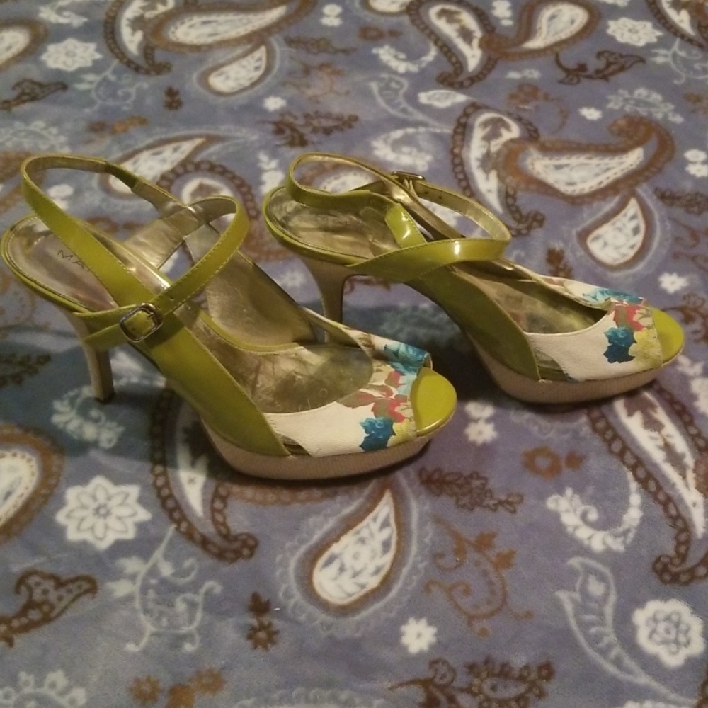Darling Marc Fisher Strappy Heels